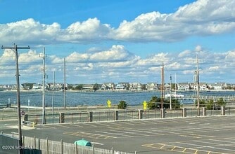 438 NJ-35 in Mantoloking, NJ - Building Photo - Building Photo