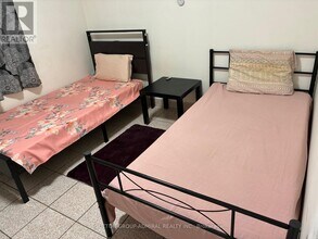 56 Garthdale Ct in Toronto, ON - Building Photo - Building Photo