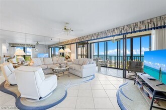 26225 Hickory Blvd in Bonita Springs, FL - Foto de edificio - Building Photo
