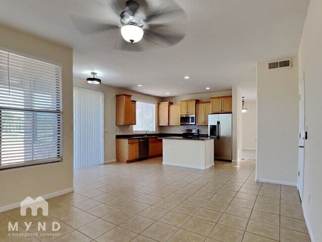 13514 W Cypress St in Goodyear, AZ - Foto de edificio - Building Photo
