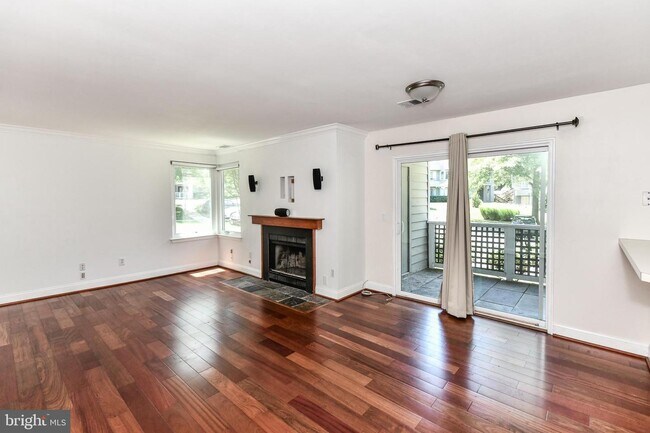 11729 Summerchase Cir-Unit -1729A in Reston, VA - Foto de edificio - Building Photo