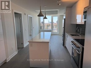 360 Deschâtelets Ave. in Ottawa, ON - Building Photo - Building Photo