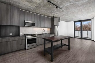 600 W Chicago Ave, Unit 1609 in Chicago, IL - Foto de edificio - Building Photo