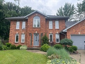 432 St Michaels Ct in Sarnia, ON - Building Photo