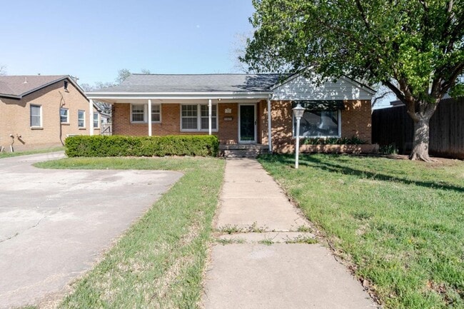 property at 1611 Crockett St