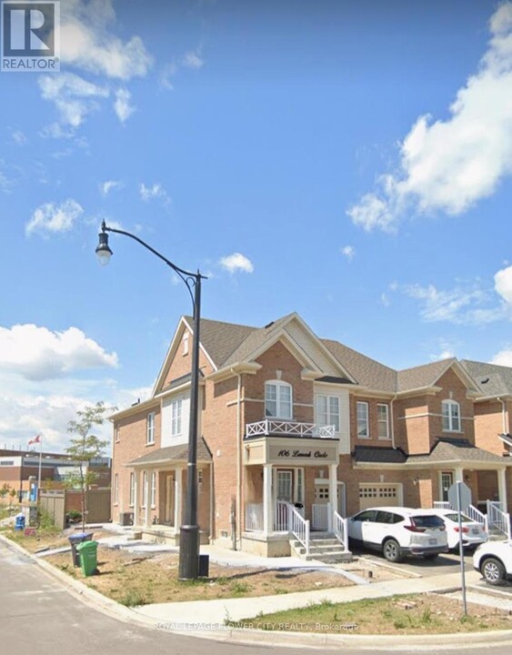 106 Lanark Cir in Brampton, ON - Building Photo