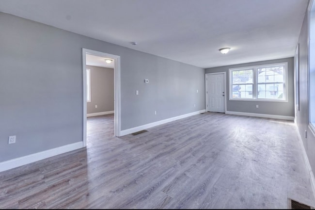 127 Pumgansett St in Providence, RI - Building Photo - Building Photo