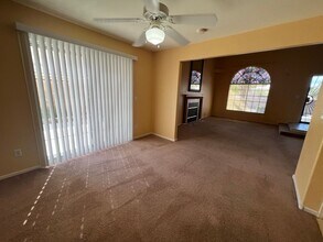 1604 Coyote Run Dr in Henderson, NV - Building Photo - Building Photo