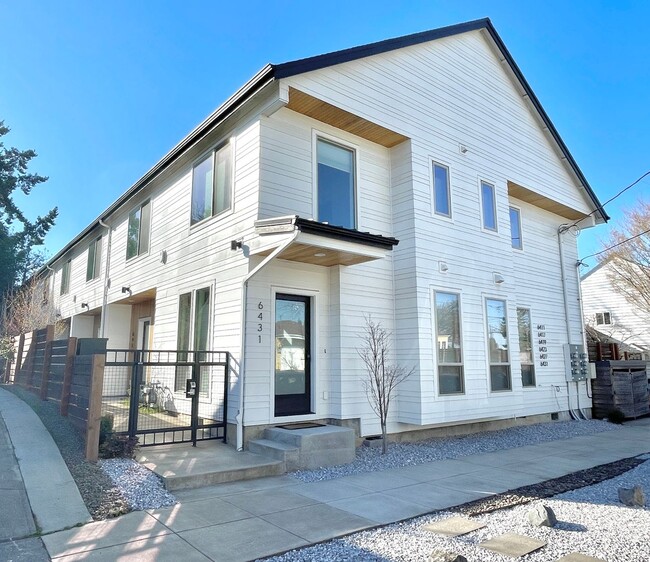property at 6431 N Montana Ave