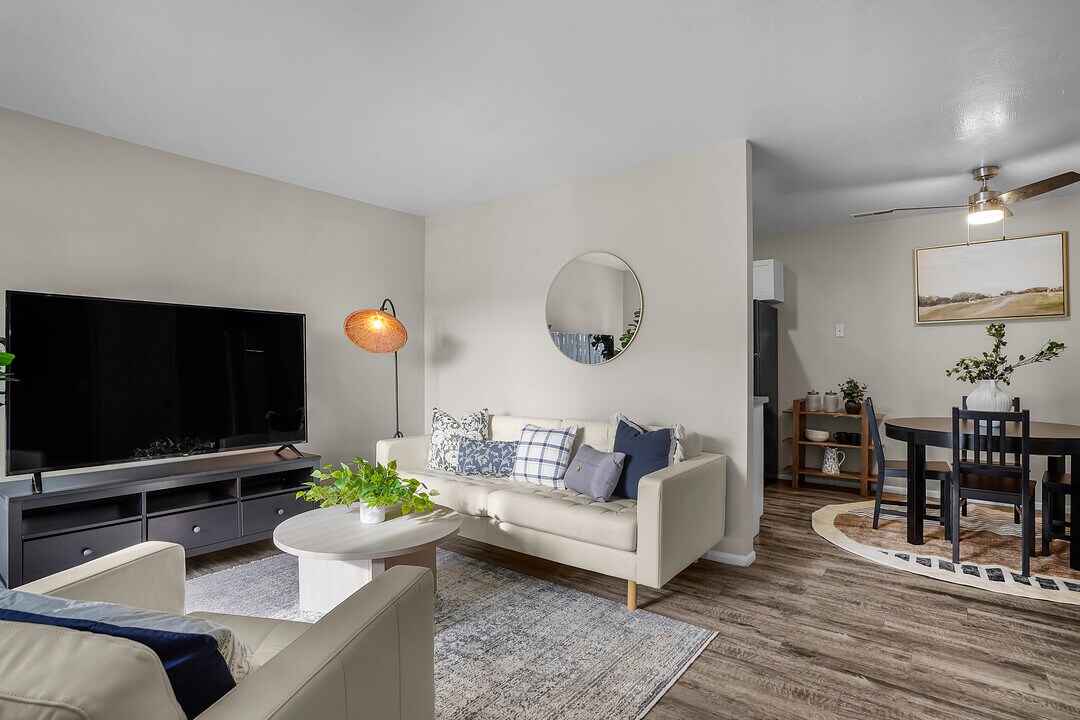 Mountain Shadows in Salt Lake City, UT - Foto de edificio