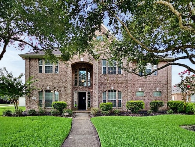 property at 501 Falcon Lake Dr