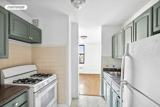 201 Ravine Ave