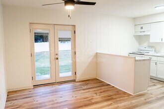 3120 E Governor John Sevier Hwy in Knoxville, TN - Building Photo - Building Photo