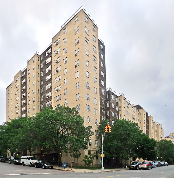 70 Clymer St in Brooklyn, NY - Foto de edificio