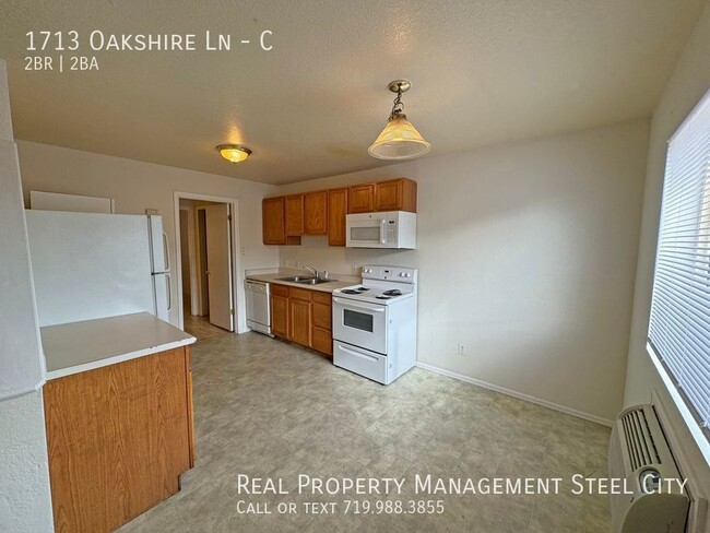 1713 Oakshire Ln in Pueblo, CO - Building Photo - Building Photo
