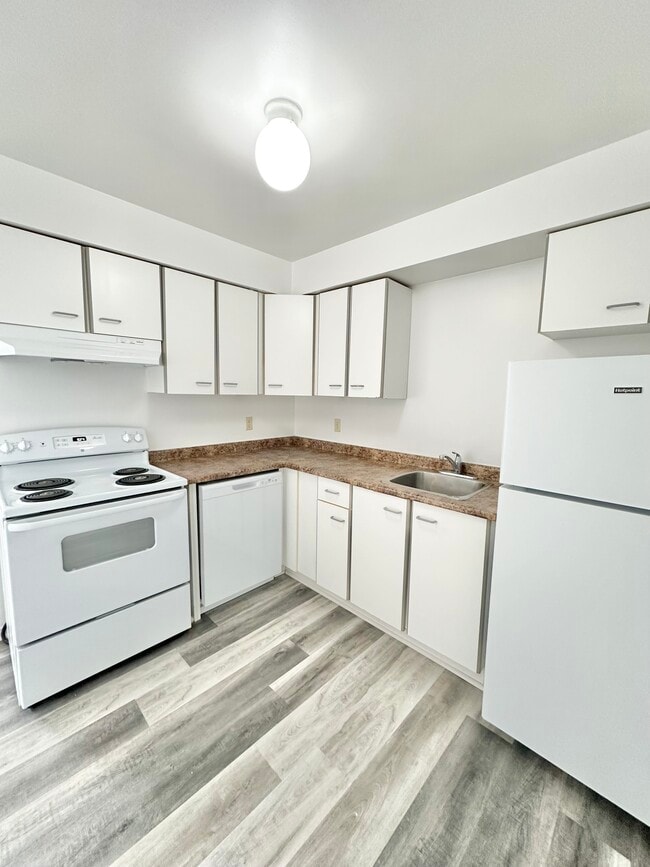 130 Bell Farm Rd in Barrie, ON - Building Photo - Building Photo