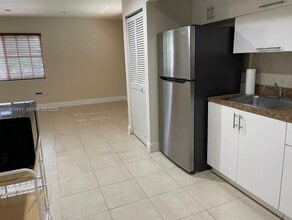 861 E 14th St in Hialeah, FL - Building Photo - Building Photo