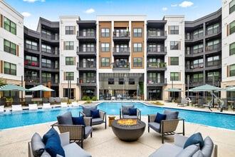 Ellison at The Exchange in Buford, GA - Foto de edificio - Building Photo