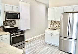 522 W 81st St in Chicago, IL - Building Photo - Building Photo