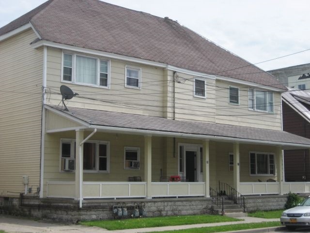 23 Flohr Ave in West Seneca, NY - Building Photo