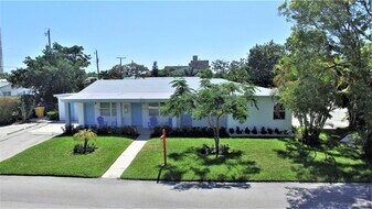 2400 Park Ave in West Palm Beach, FL - Building Photo