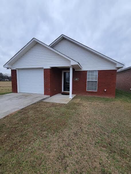 600 Burns St in Albertville, AL - Building Photo