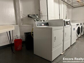 1144 Commonwealth Ave, Unit 32 in Boston, MA - Building Photo - Building Photo