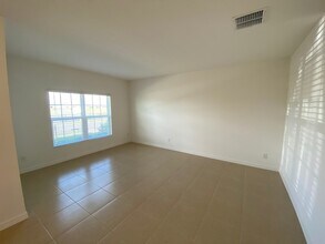 987 Benjamin Trail in Davenport, FL - Building Photo - Building Photo
