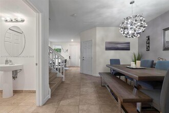 8990 NW 183rd St in Hialeah, FL - Building Photo - Building Photo