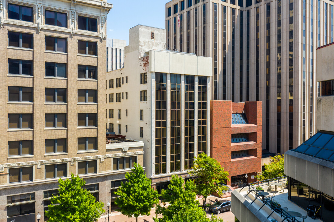 Oil Capital Building in Tulsa, OK - Building Photo