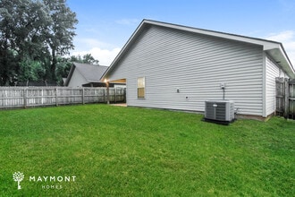 16382 Pottery Ln in Moundville, AL - Foto de edificio - Building Photo