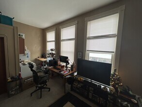 301 Main St E in Menomonie, WI - Foto de edificio - Building Photo