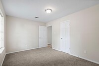 2102 Whitelaw Dr photo'