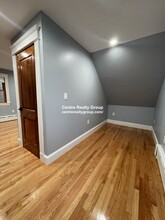 64 Langley Rd in Boston, MA - Foto de edificio - Building Photo
