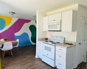 4936 S Lakewood Dr in Panama City, FL - Building Photo - Building Photo