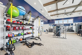 Story Lake Gibson in Lakeland, FL - Foto de edificio - Building Photo