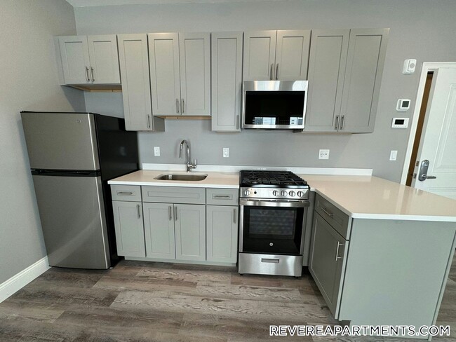 1499 N Shore Rd in Revere, MA - Building Photo - Building Photo