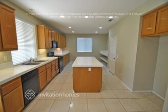 15593 Faith St in Fontana, CA - Building Photo - Building Photo