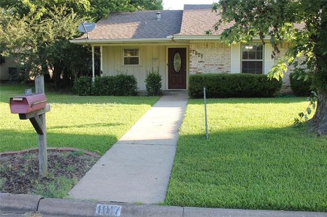 1017 Canterbury Dr in Sherman, TX - Building Photo