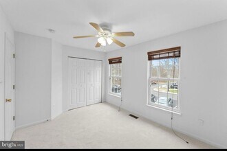 42804 Pilgrim Square in Chantilly, VA - Building Photo - Building Photo