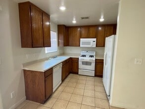 1982 Salvation St in Las Vegas, NV - Building Photo - Building Photo