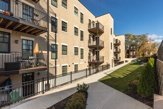 12 Harvard Terrace in Boston, MA - Building Photo - Building Photo