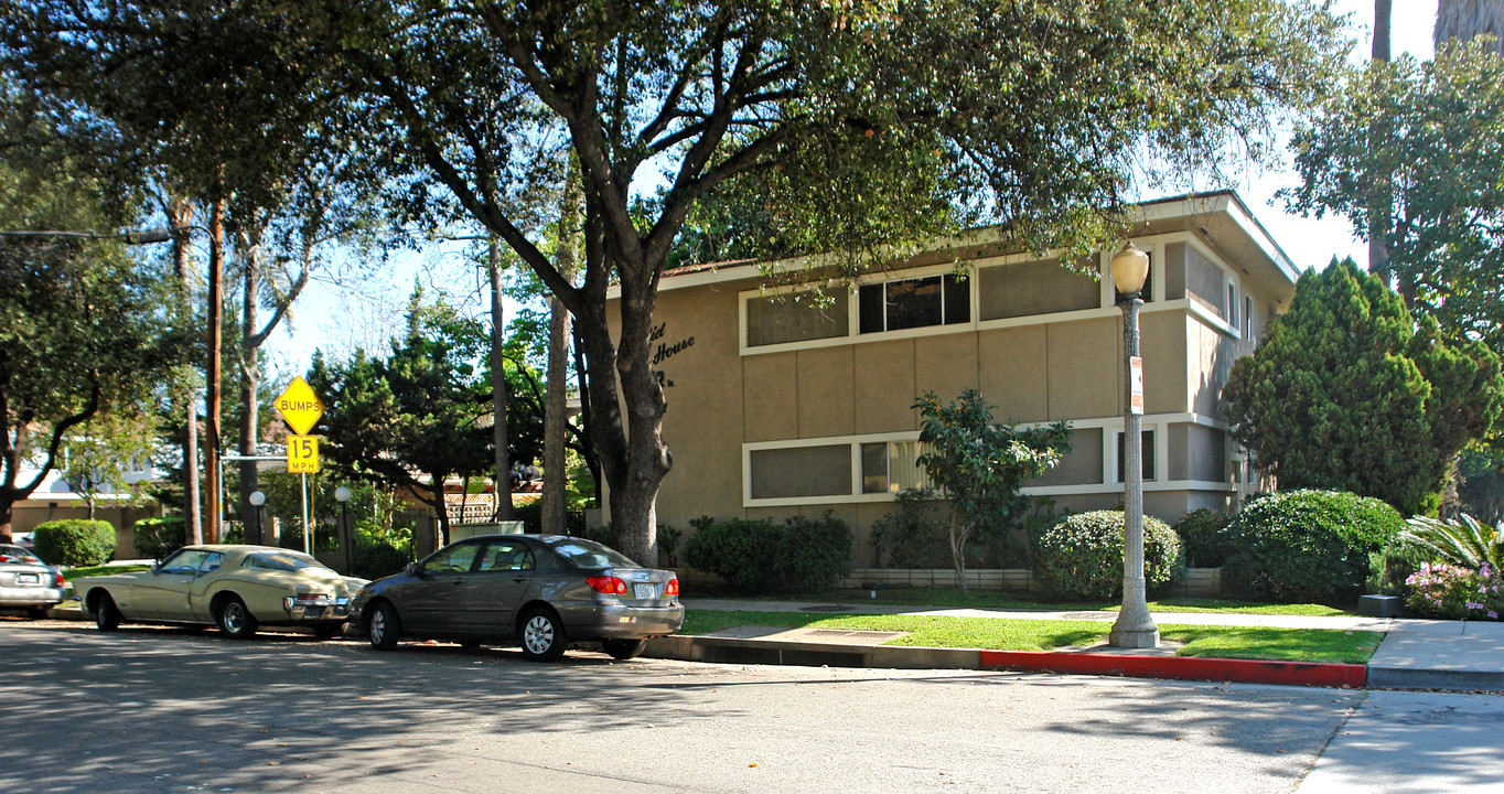 552 Euclid Ave in Pasadena, CA - Building Photo