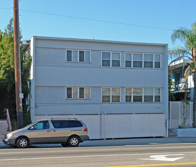 1775 S Robertson Blvd in Los Angeles, CA - Building Photo - Building Photo