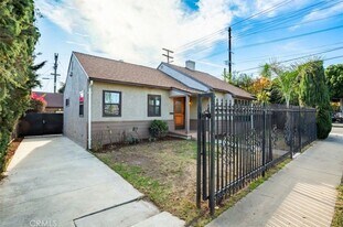 8960 Helms Pl in Los Angeles, CA - Building Photo