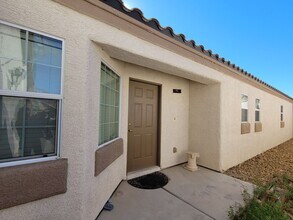 8585 Dyker Heights Ave in Las Vegas, NV - Building Photo - Building Photo