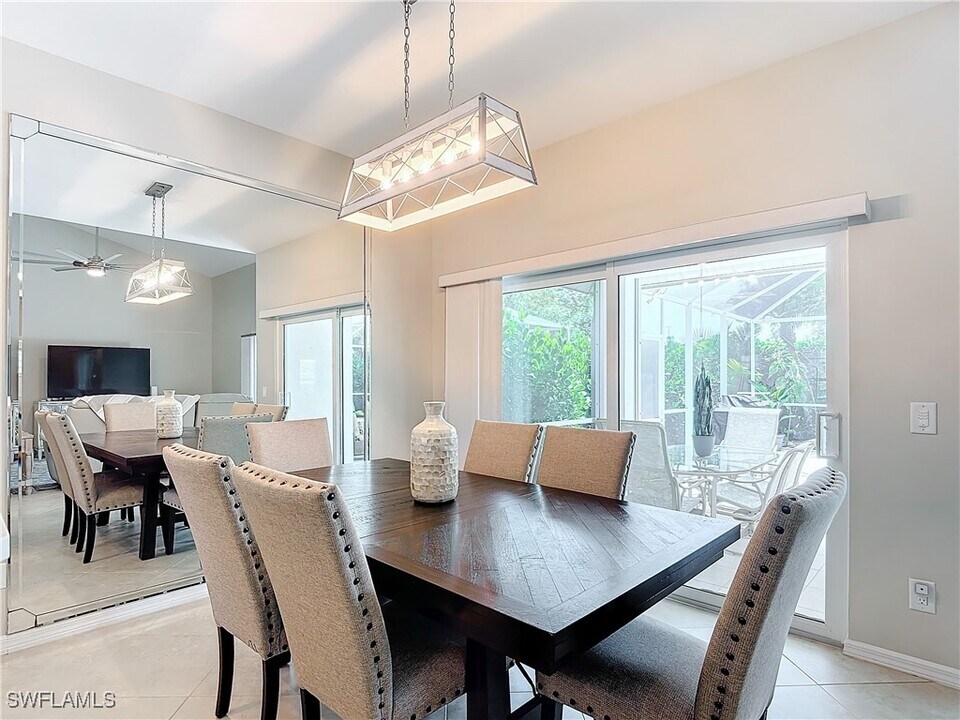 7157 Falcons Glen Blvd in Naples, FL - Building Photo
