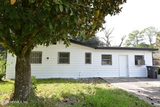 6672 Kinlock Dr in Jacksonville, FL - Building Photo - Building Photo