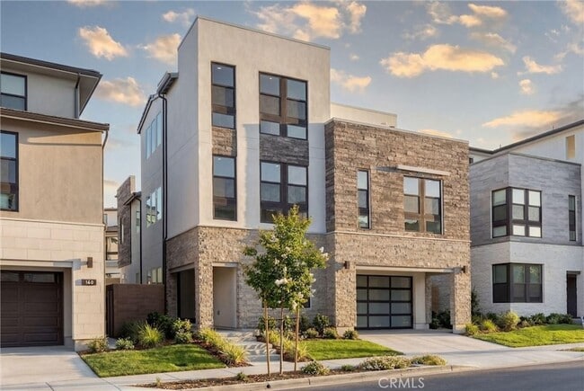 164 Apron in Irvine, CA - Foto de edificio - Building Photo