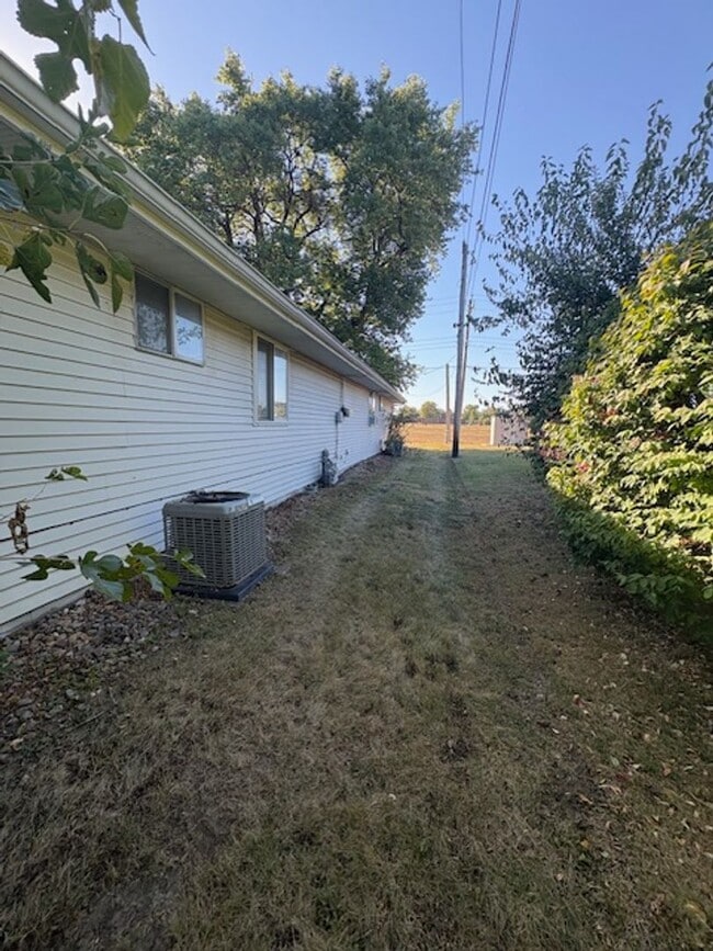 2522 W Newman Pkwy in Peoria, IL - Building Photo - Building Photo